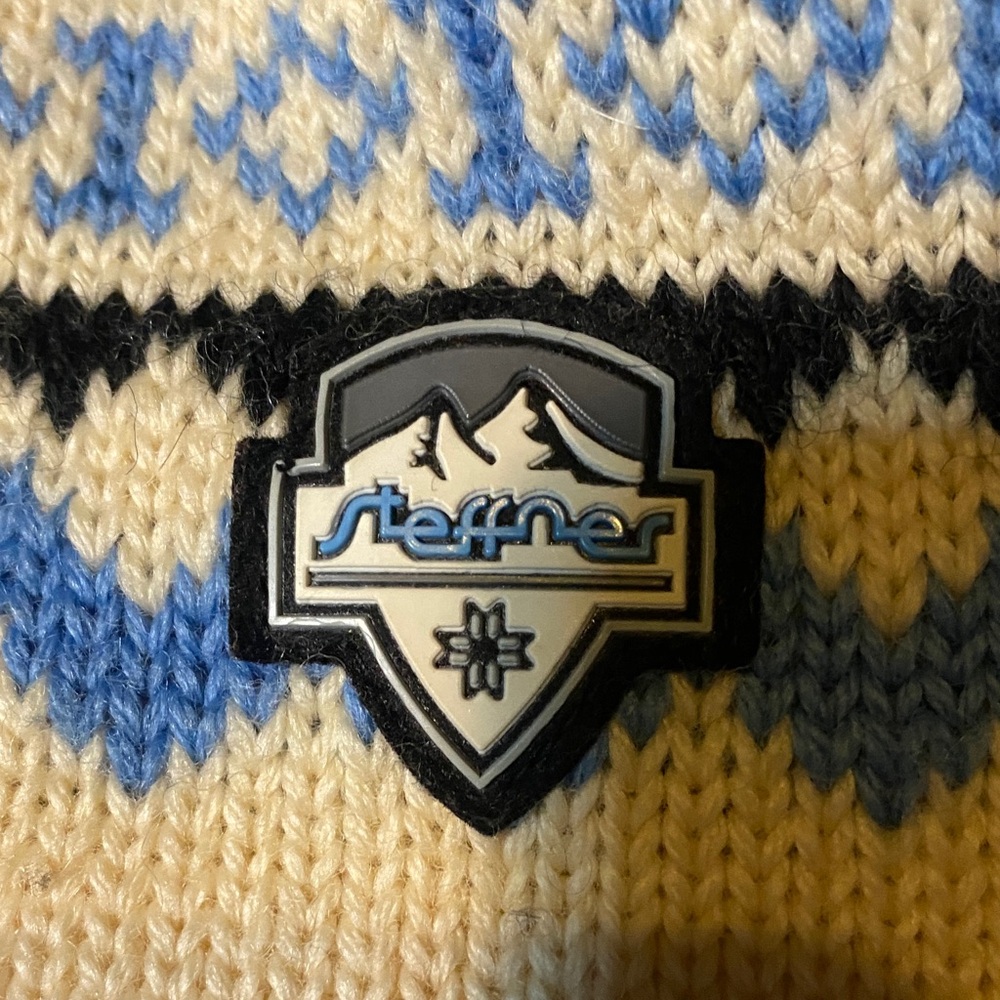 Women’s Blue and Cream Patterned Winter Hat - Picture 2 of 3